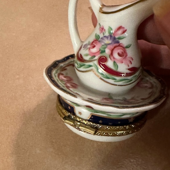 Vintage Pitcher/Bowl Trinket Container - Picture 4 of 5